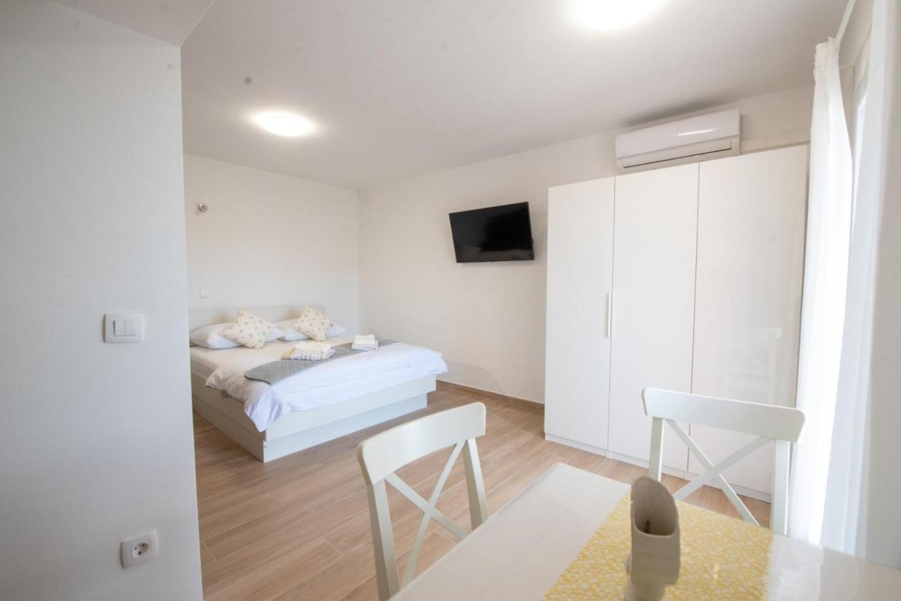 Charming Apartments Duce Omis Luaran gambar